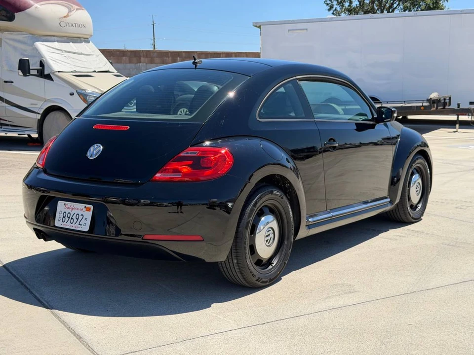 2012 Volkswagen A5 Beetle - Image 6 of 13