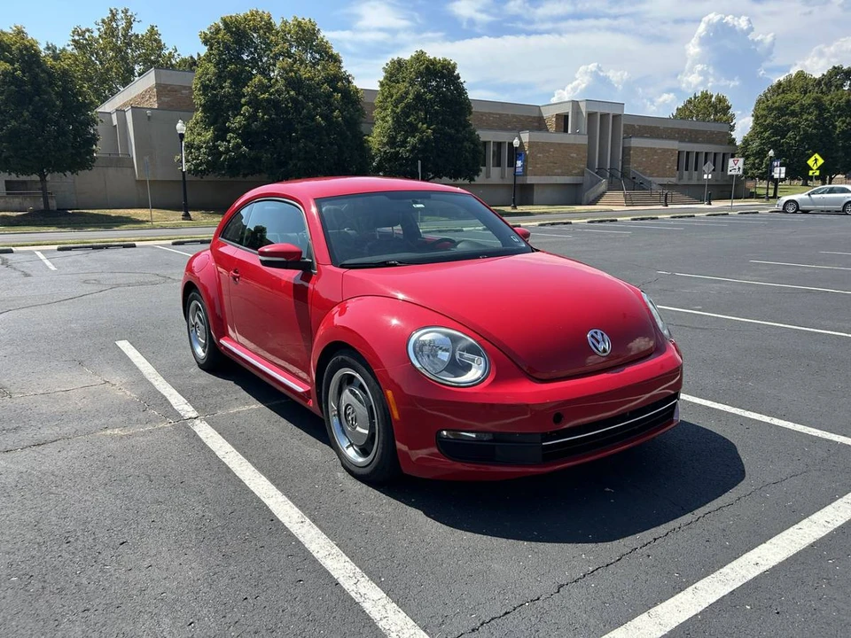 2012 Volkswagen A5 Beetle - Image 2 of 14