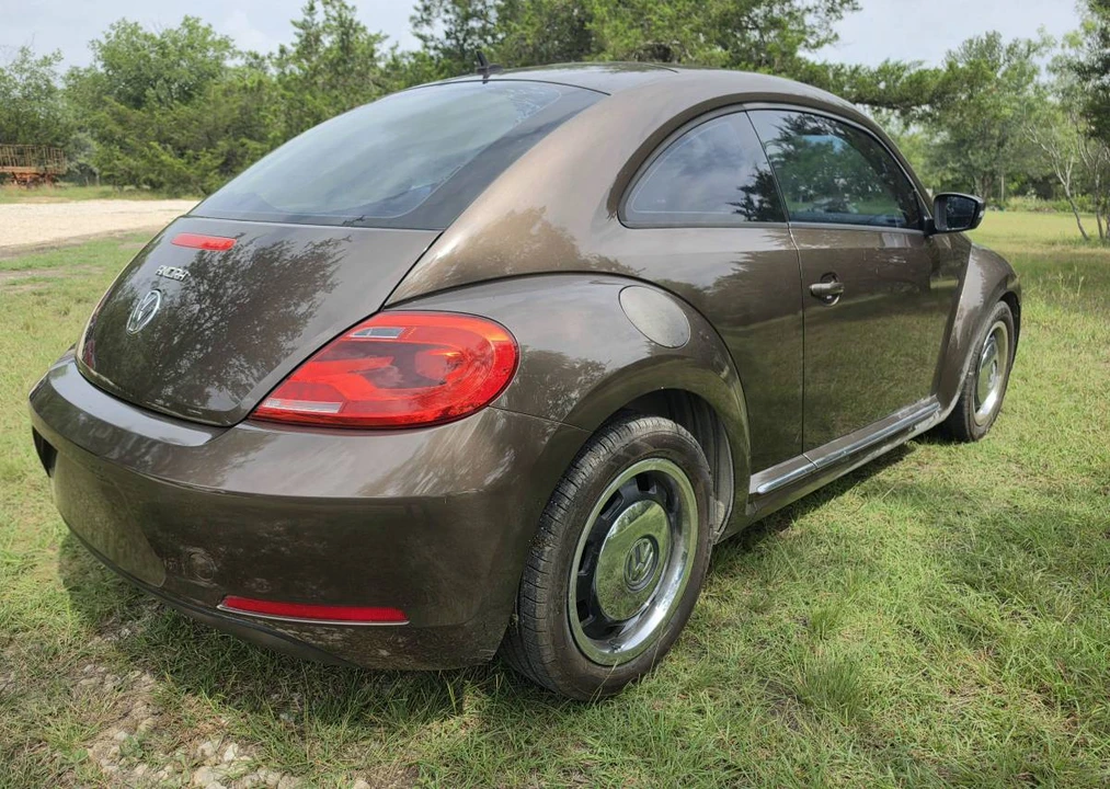 2012 Volkswagen A5 Beetle - Image 5 of 10