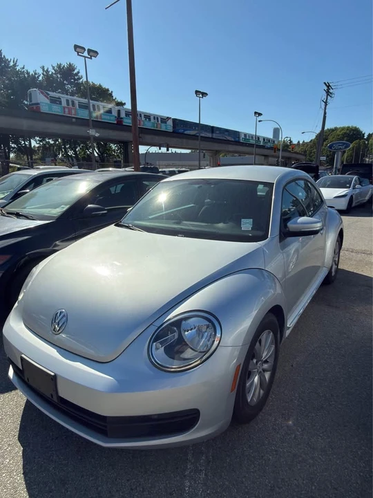 2012 Volkswagen A5 Beetle - Image 2 of 8