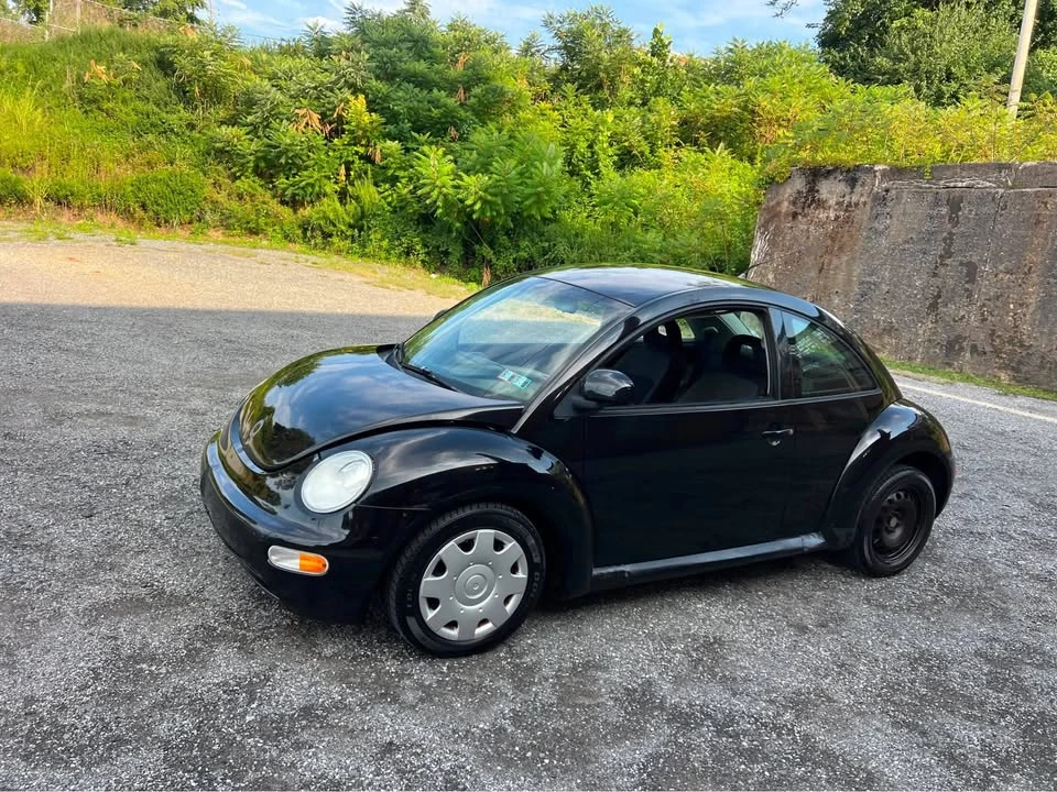 2012 Volkswagen A5 Beetle - Image 3 of 10