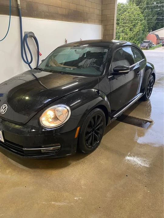 2012 Volkswagen A5 Beetle - Image 2 of 15