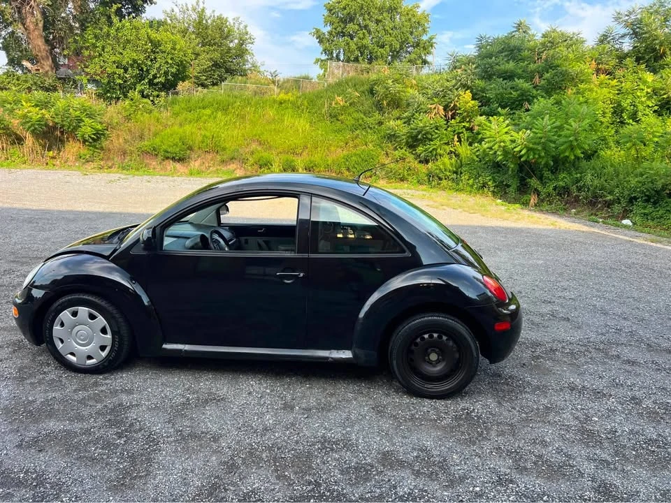 2012 Volkswagen A5 Beetle - Image 9 of 10