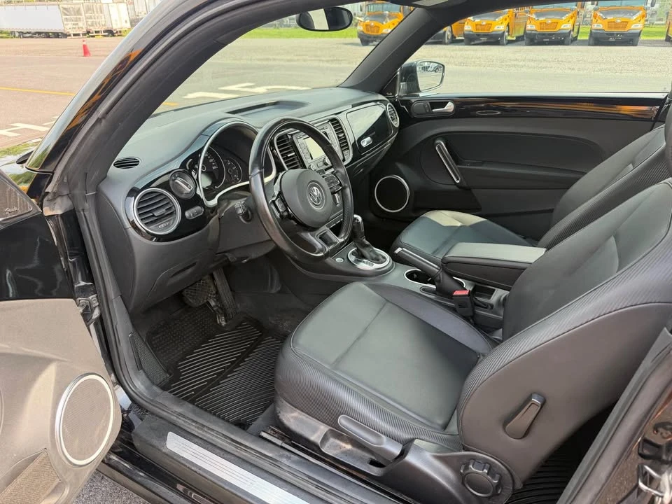 2012 Volkswagen A5 Beetle - Image 6 of 10