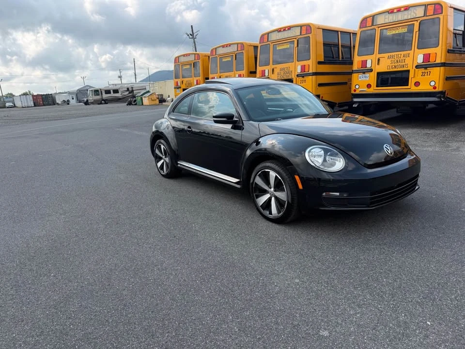 2012 Volkswagen A5 Beetle - Image 2 of 10