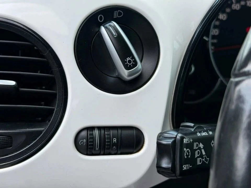 2012 Volkswagen A5 Beetle - Image 19 of 20