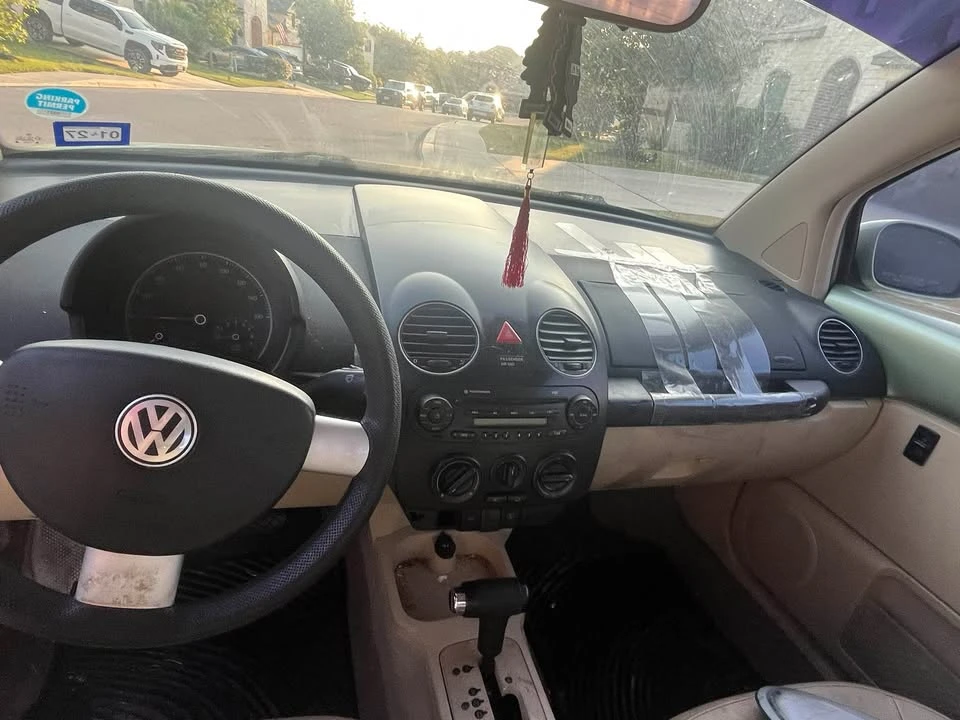 2012 Volkswagen A5 Beetle - Image 6 of 7