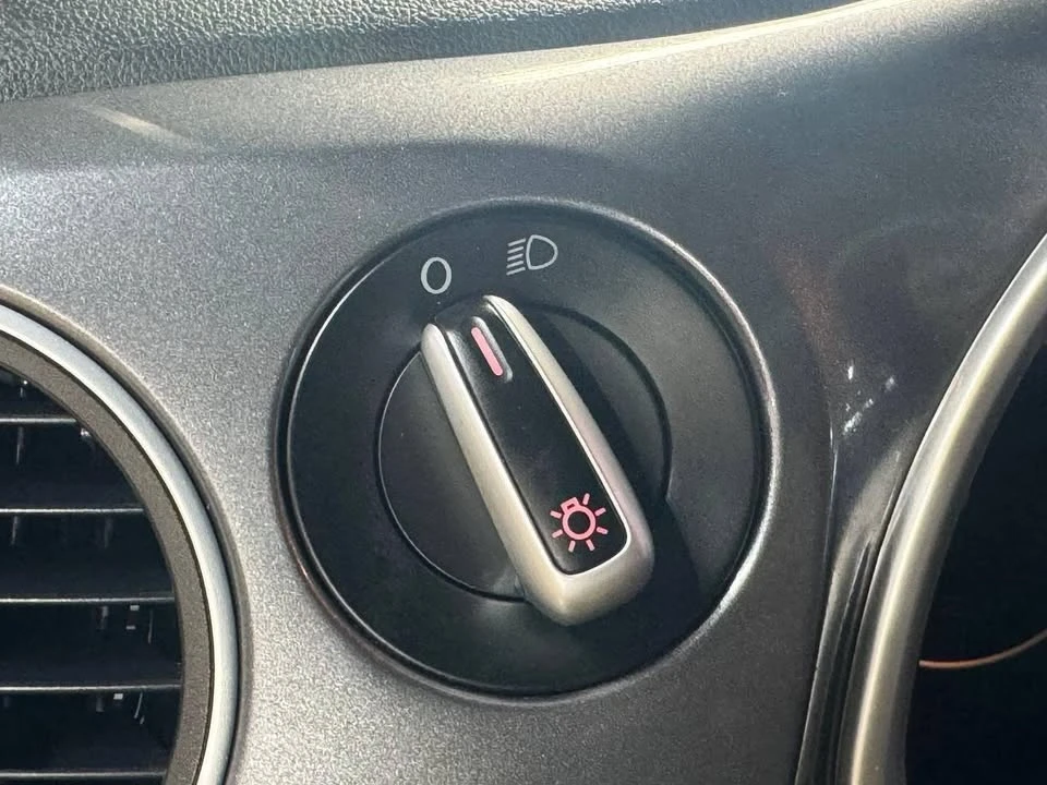 2012 Volkswagen A5 Beetle - Image 17 of 20