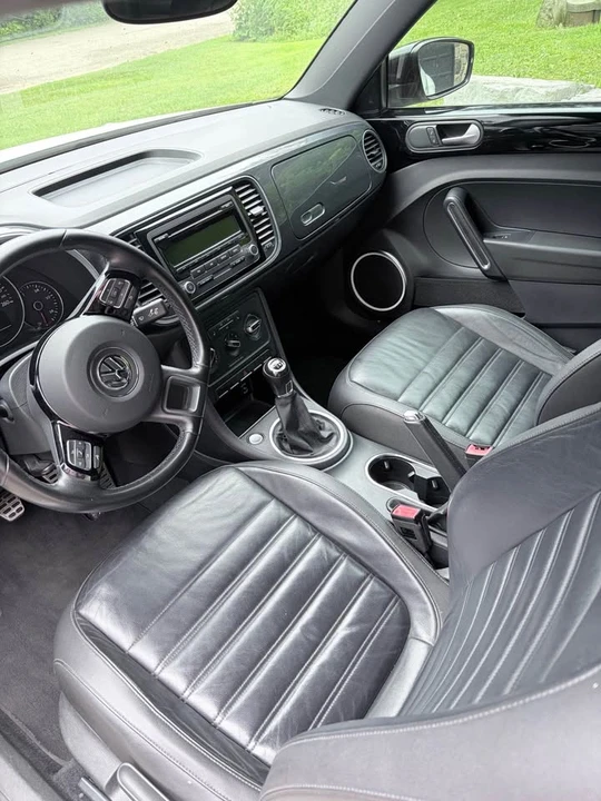 2012 Volkswagen A5 Beetle - Image 3 of 6