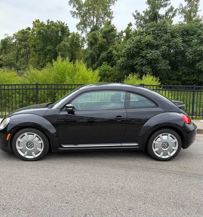 2012 Volkswagen A5 Beetle - Image 2 of 7