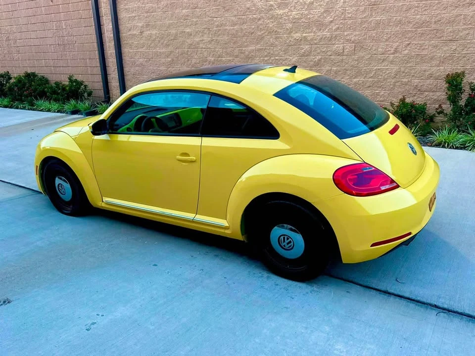 2012 Volkswagen A5 Beetle - Image 2 of 10
