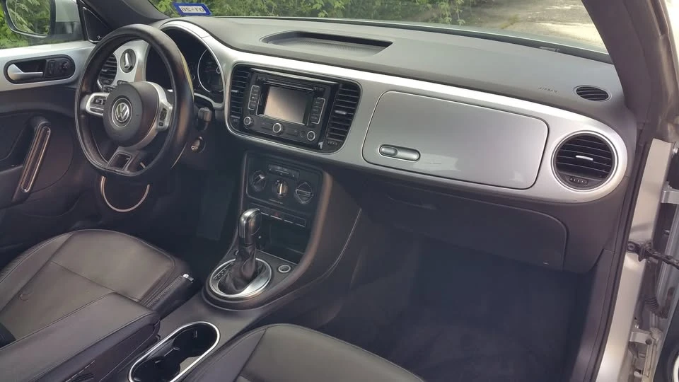 2012 Volkswagen A5 Beetle - Image 12 of 16