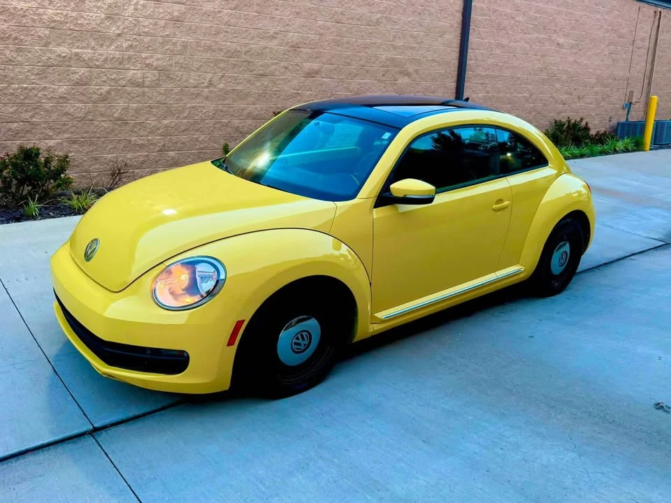 2012 Volkswagen A5 Beetle - Image 6 of 10