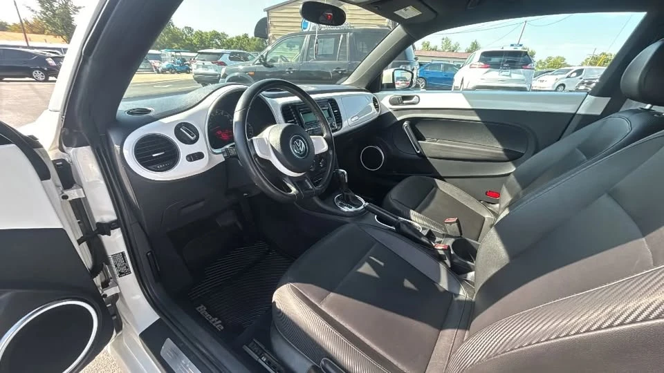 2012 Volkswagen A5 Beetle - Image 11 of 20