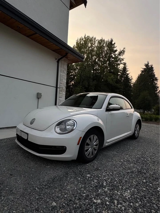2012 Volkswagen A5 Beetle - Image 2 of 7