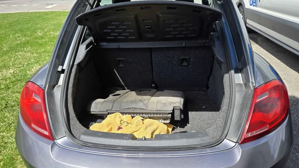 2012 Volkswagen A5 Beetle - Image 6 of 11