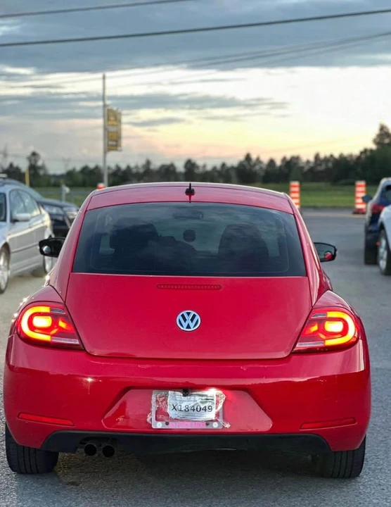 2012 Volkswagen A5 Beetle - Image 6 of 8