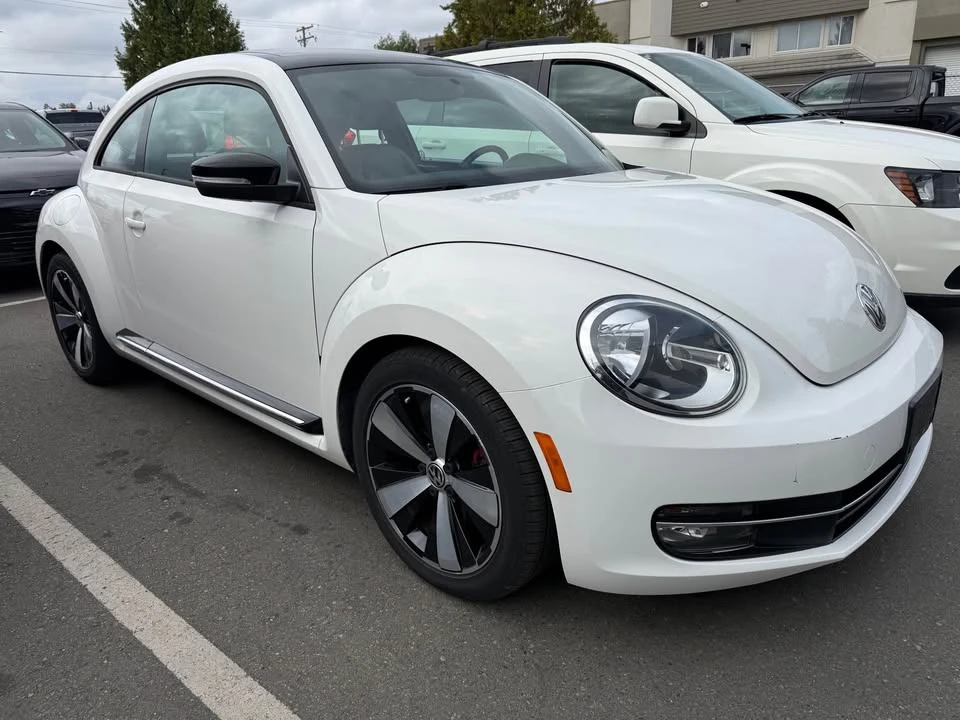 2012 Volkswagen A5 Beetle - Image 3 of 11