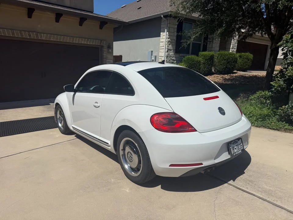 2012 Volkswagen A5 Beetle - Image 8 of 13