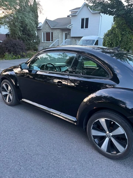 2012 Volkswagen A5 Beetle - Image 2 of 11
