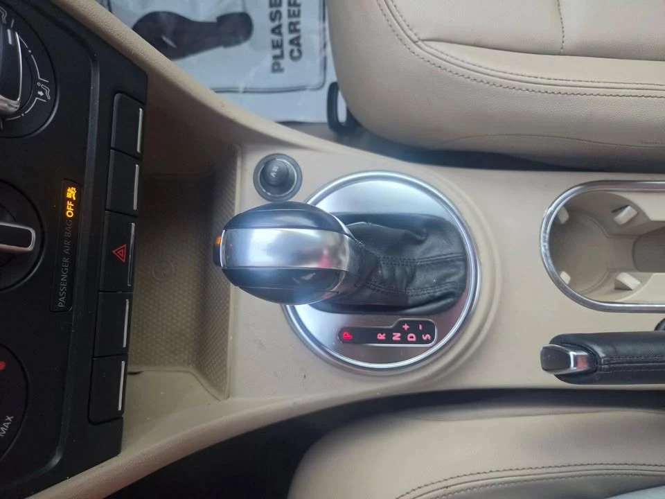 2012 Volkswagen A5 Beetle - Image 11 of 17