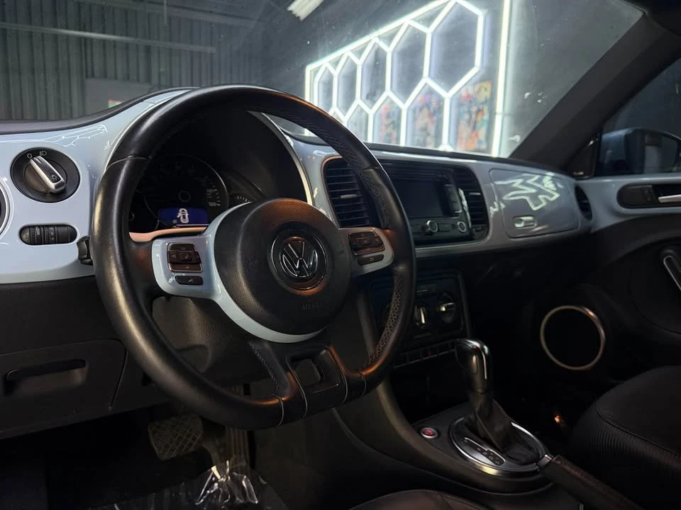 2012 Volkswagen A5 Beetle - Image 9 of 16