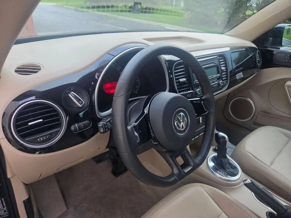 2012 Volkswagen A5 Beetle - Image 6 of 17