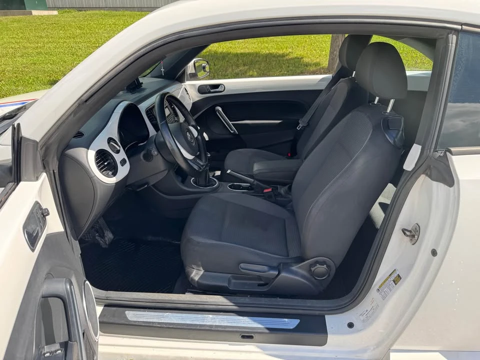 2012 Volkswagen A5 Beetle - Image 5 of 10