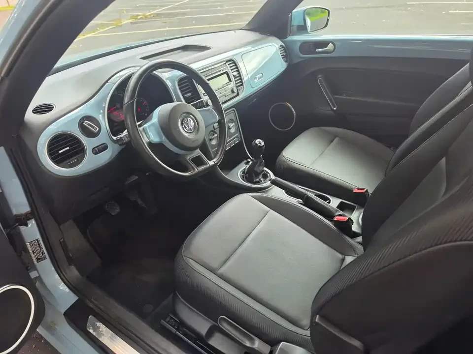 2012 Volkswagen A5 Beetle - Image 6 of 15