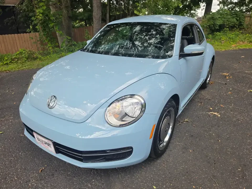 2012 Volkswagen A5 Beetle - Image 2 of 15