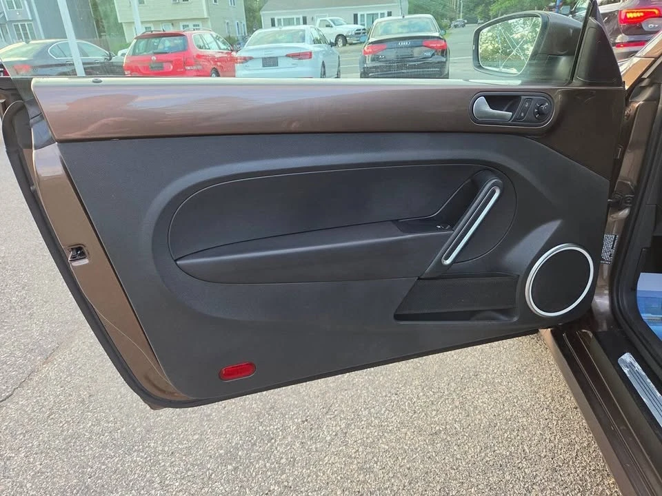 2012 Volkswagen A5 Beetle - Image 10 of 20