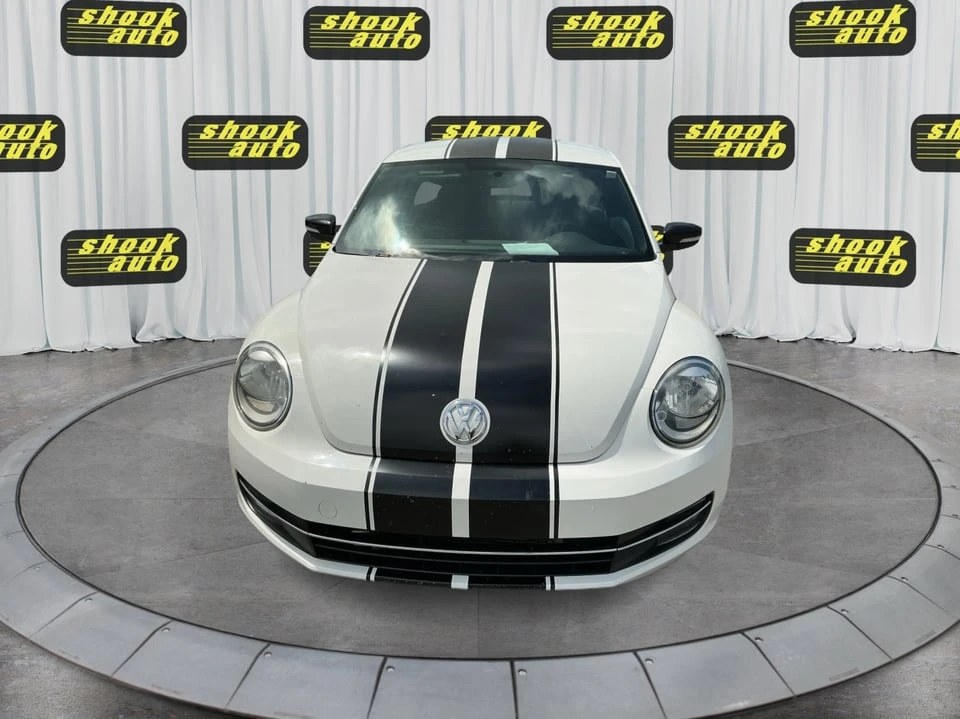 2012 Volkswagen A5 Beetle - Image 2 of 11