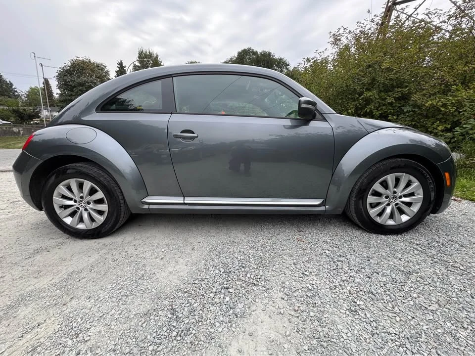 2012 Volkswagen A5 Beetle - Image 6 of 13