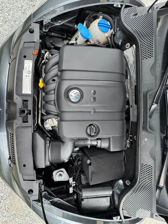 2012 Volkswagen A5 Beetle - Image 6 of 15