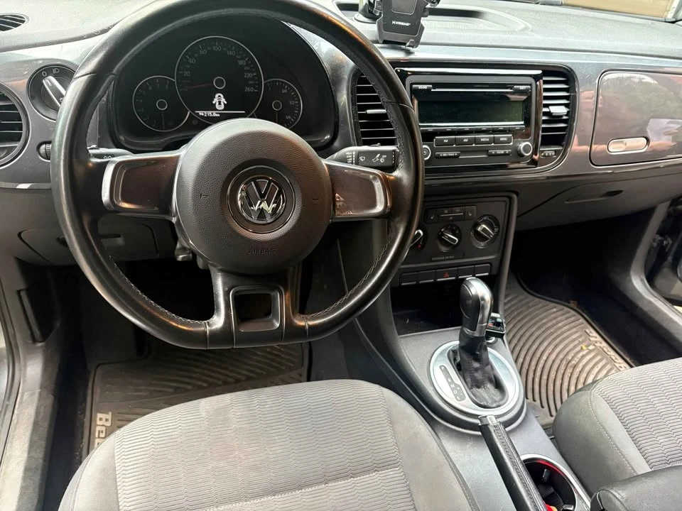 2012 Volkswagen A5 Beetle - Image 10 of 12