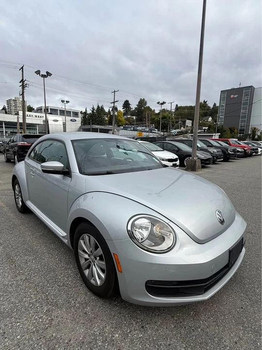 2012 Volkswagen A5 Beetle - Image 2 of 9
