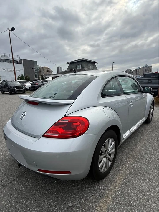 2012 Volkswagen A5 Beetle - Image 6 of 9