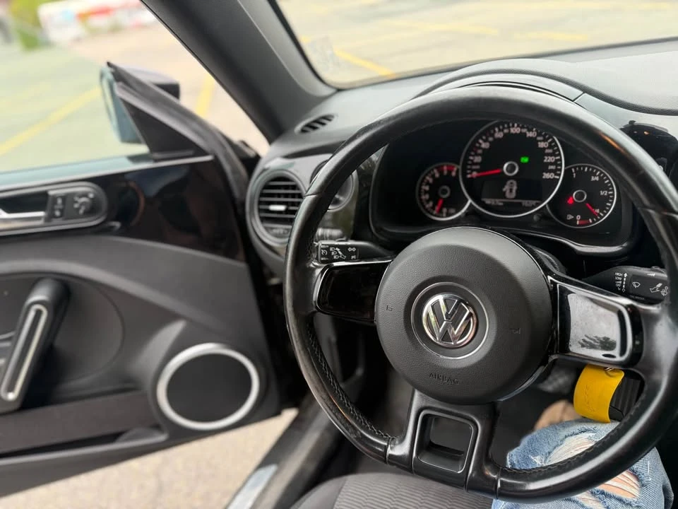 2012 Volkswagen A5 Beetle - Image 11 of 16