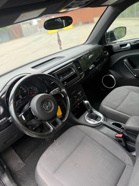 2012 Volkswagen A5 Beetle - Image 12 of 16