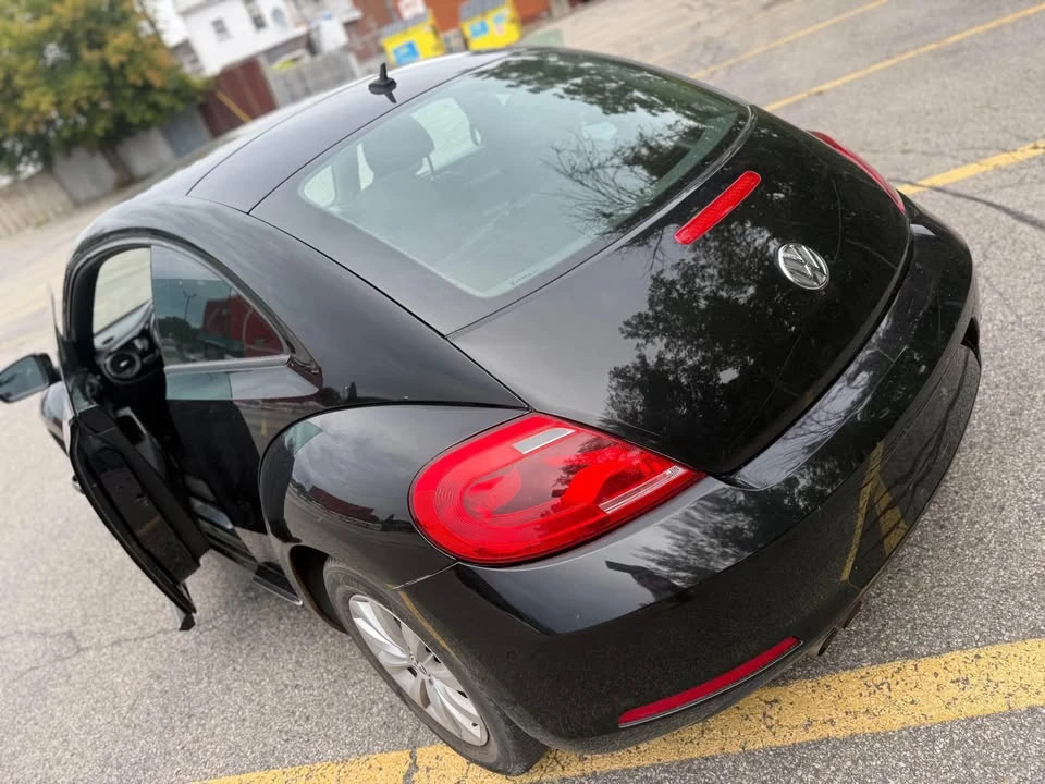 2012 Volkswagen A5 Beetle - Image 6 of 16