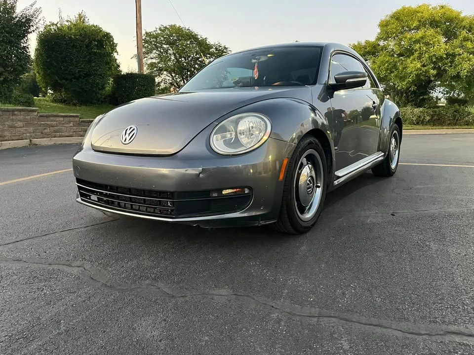 2012 Volkswagen A5 Beetle - Image 2 of 11