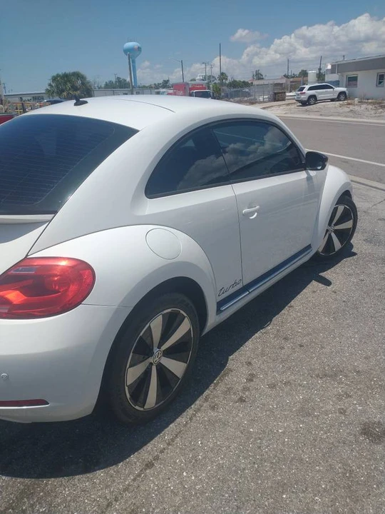 2012 Volkswagen A5 Beetle - Image 4 of 9