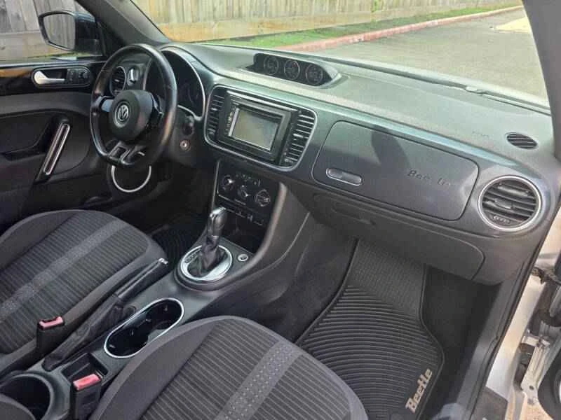 2012 Volkswagen A5 Beetle - Image 11 of 20