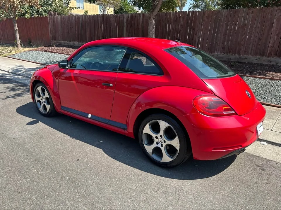 2012 Volkswagen A5 Beetle - Image 10 of 16