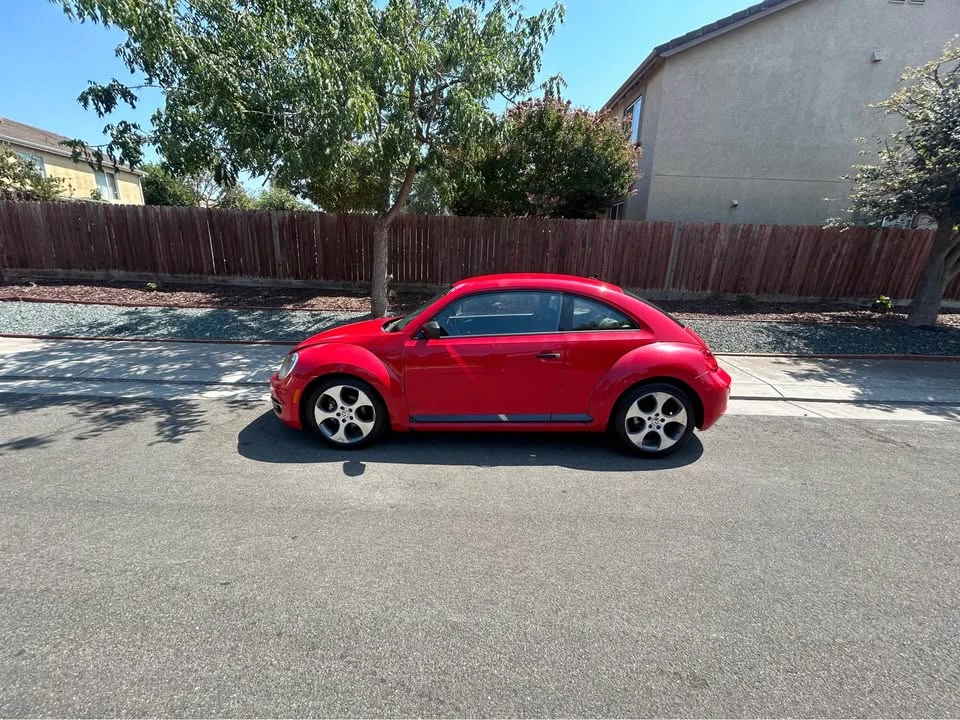 2012 Volkswagen A5 Beetle - Image 2 of 16