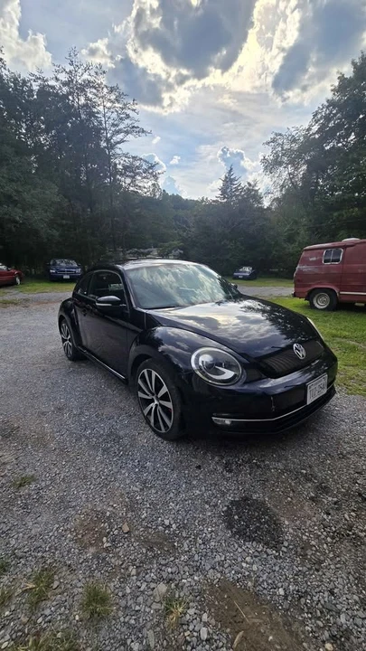 2012 Volkswagen A5 Beetle - Image 2 of 10