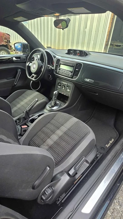 2012 Volkswagen A5 Beetle - Image 6 of 10