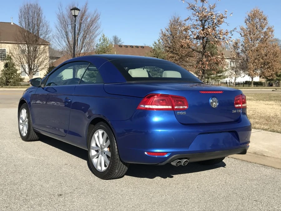 2012 Volkswagen Eos - Image 10 of 11