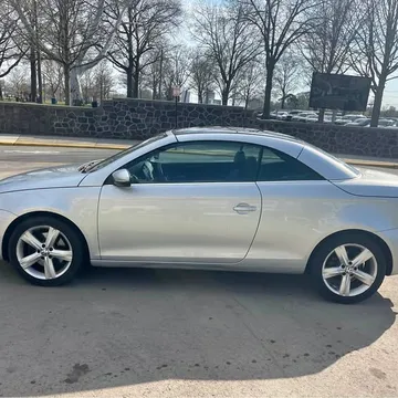 2012 Volkswagen Eos 2.0T Hard Top Convertible 2D