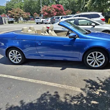 2012 Volkswagen Eos 2.0T Hard Top Convertible